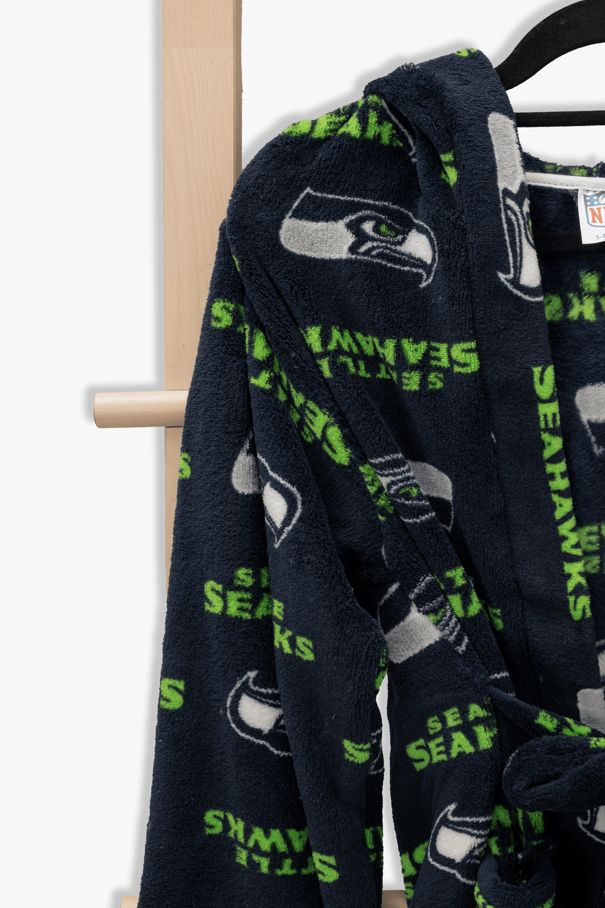 Seattle Seahawks Youth Fleece Robe, Hooded NFL Kids Bathrobe with Tie Belt and Pockets, Children's Sizes