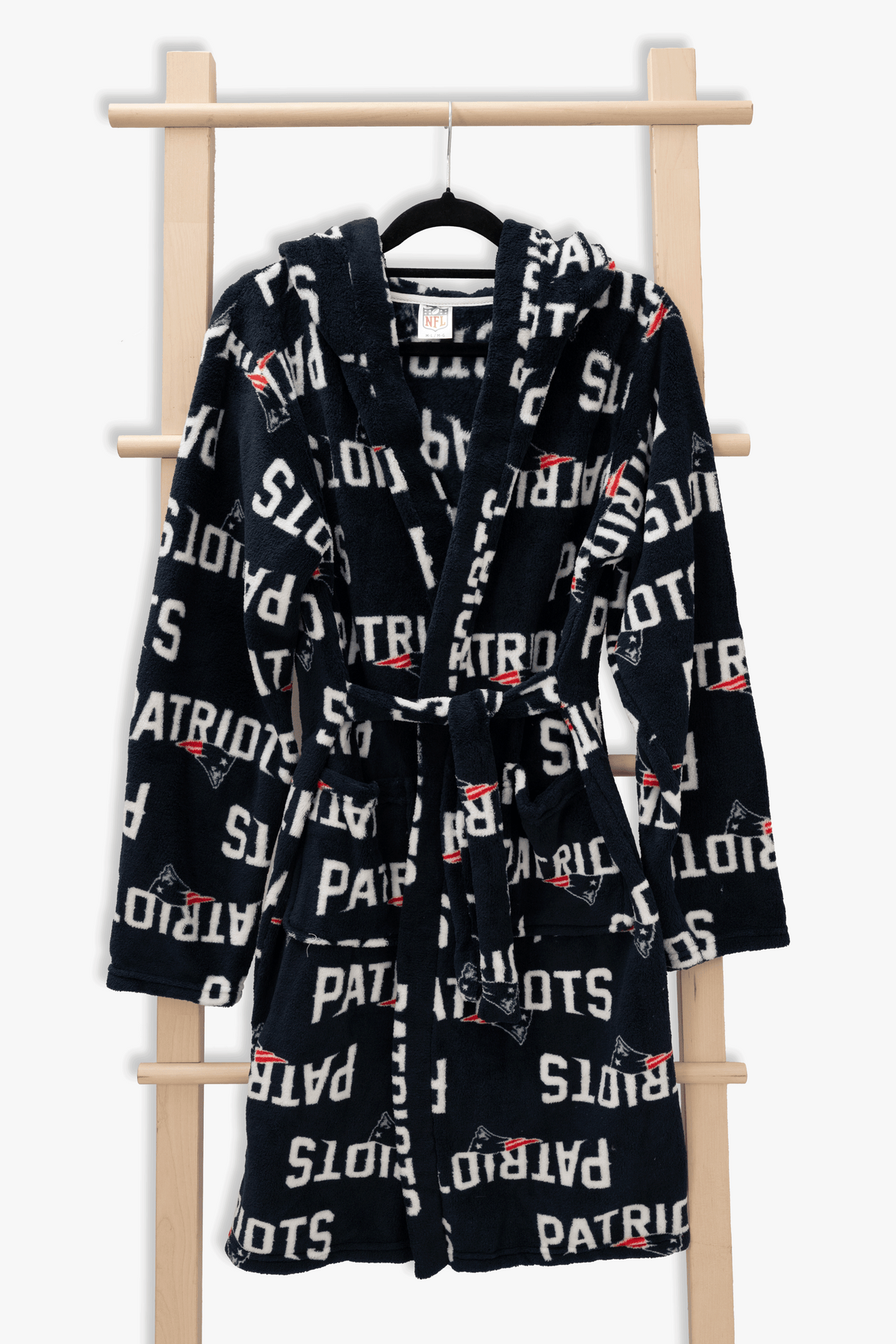 New England Patriots Youth Fleece Robe, Hooded NFL Kids Bathrobe with Tie Belt and Pockets, Children's Sizes