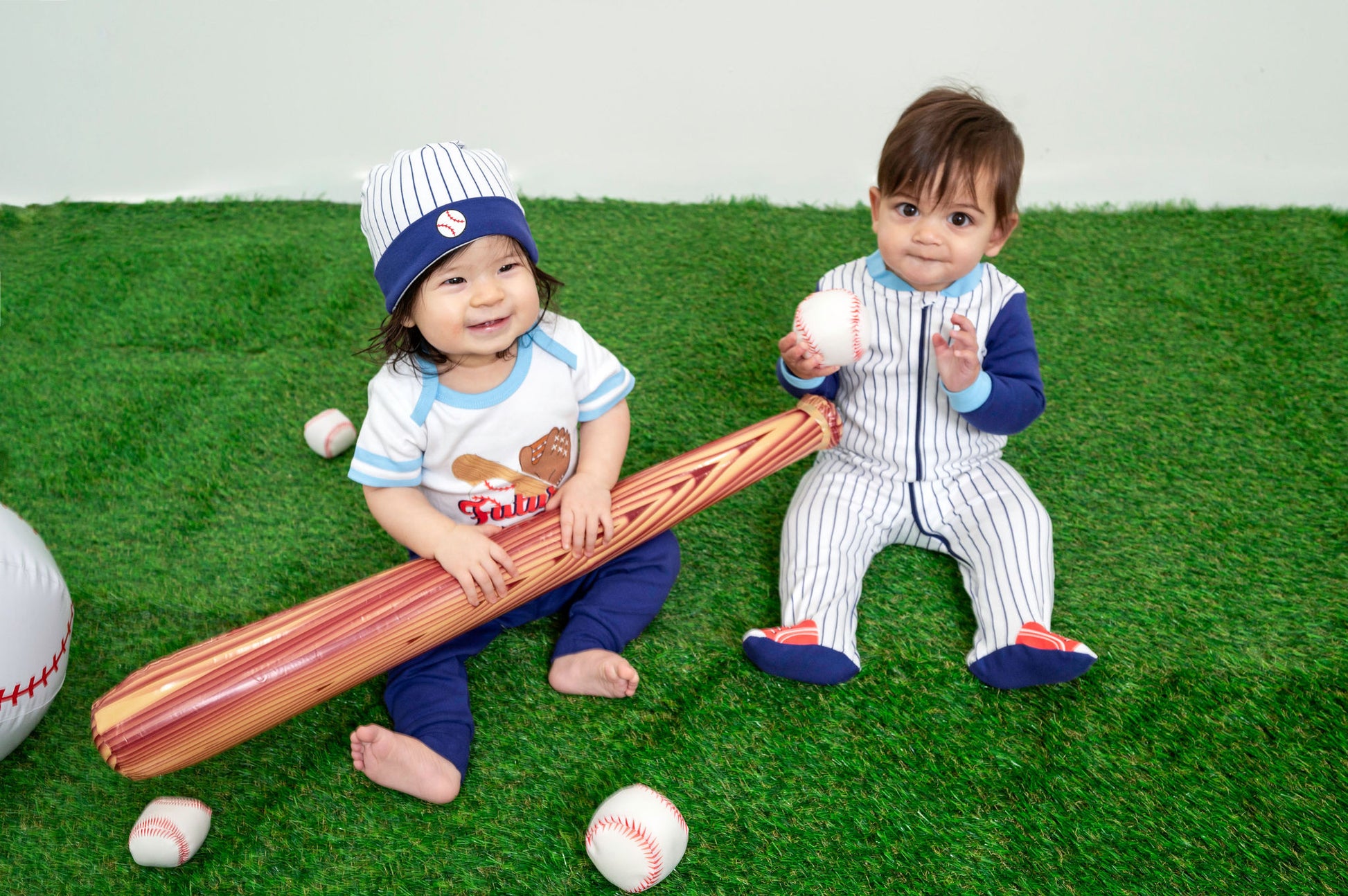 Snugabye Baby 5-Piece Layette Baseball Sport Layette Set